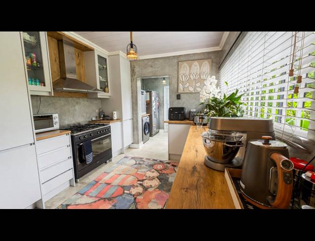 4 BEDROOM HOUSE FOR SALE IN VAALPARK